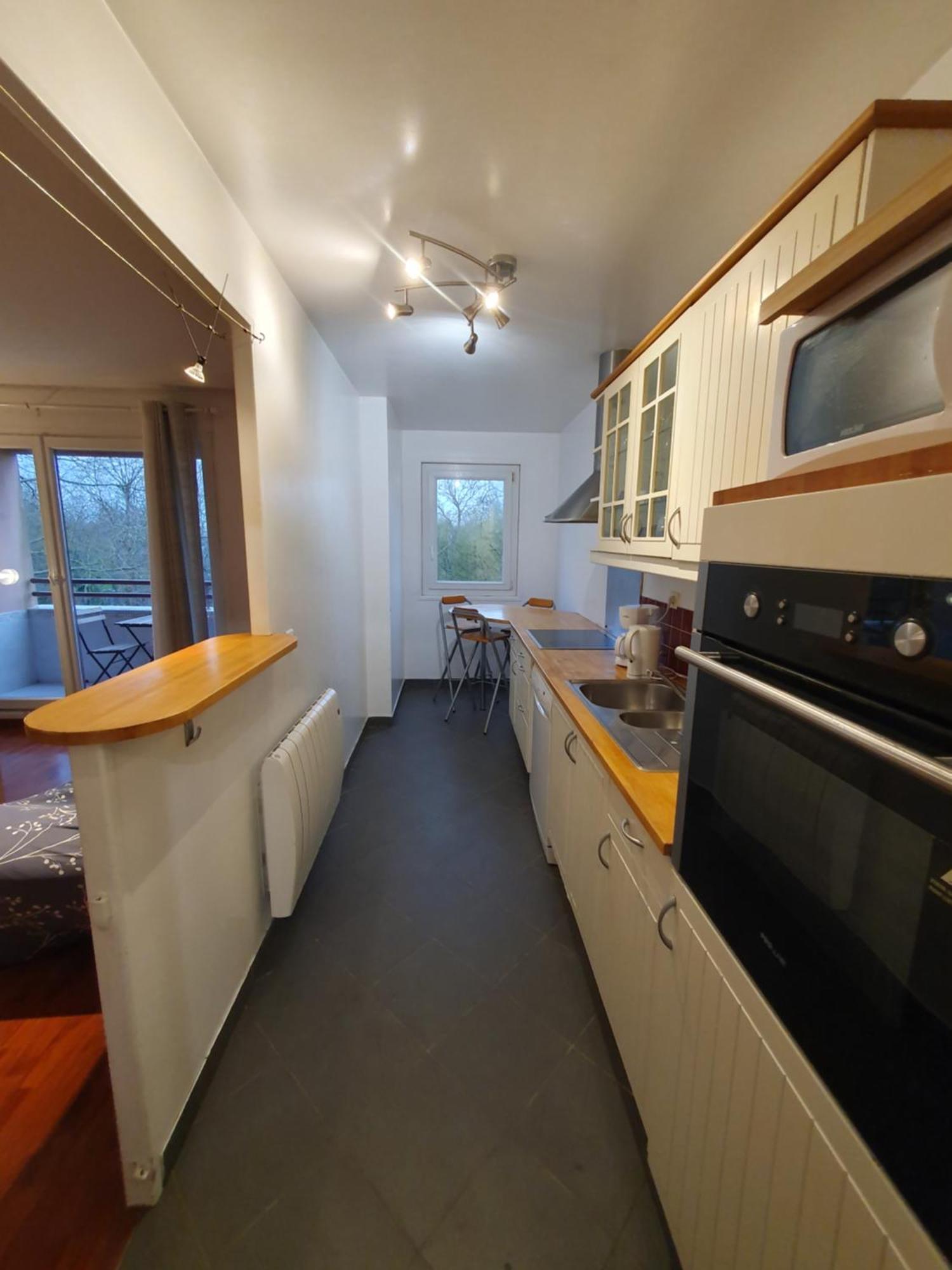 Appartamento F3 Avec Balcon 5 Min Gare Sqy Et Parking Gratuit Guyancourt Esterno foto